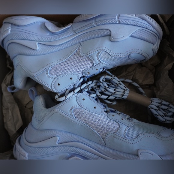 Balenciaga Triple S Sneaker Size 39 - Picture 2 of 6